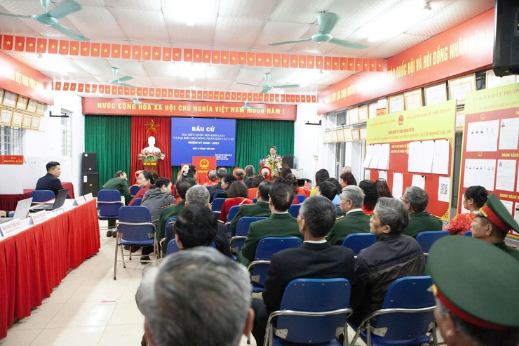 Trực tiếp: Không khí ngày hội toàn dân đi bỏ phiếu tại các điểm bầu cử trên địa bàn phường Từ Liêm- Ảnh 34.