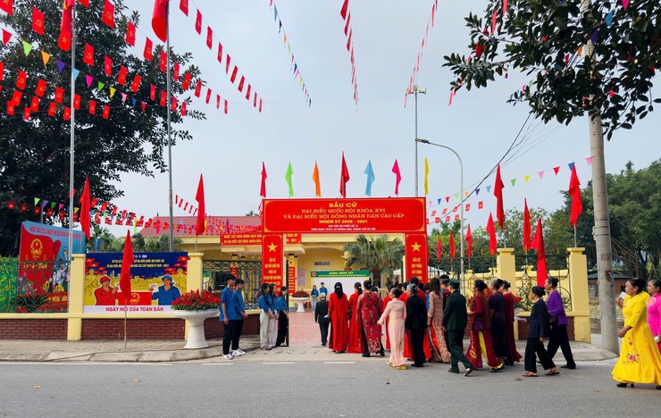 Xã Hương Sơn trọn vẹn Ngày hội non sông- Ảnh 1.