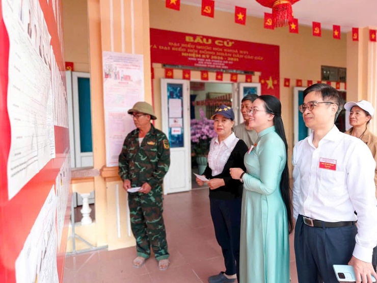 Xã Phú Xuyên: Cuộc bầu cử diễn ra an toàn, tỷ lệ cử tri đi bầu đạt 99,88%- Ảnh 2.