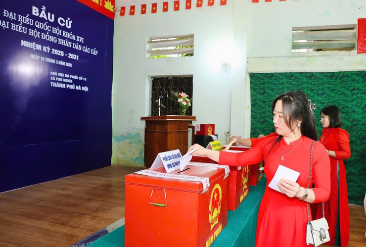 Phụ nữ Phú Nghĩa duyên dáng, rạng rỡ sắc màu cùng tà áo dài trong Ngày hội non sông- Ảnh 3.