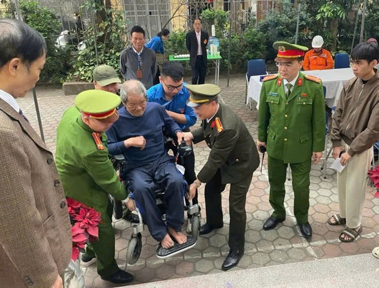 Những đóng góp thầm lặng của các lực lượng phường Đông Ngạc vào thành công của Ngày bầu cử- Ảnh 4.