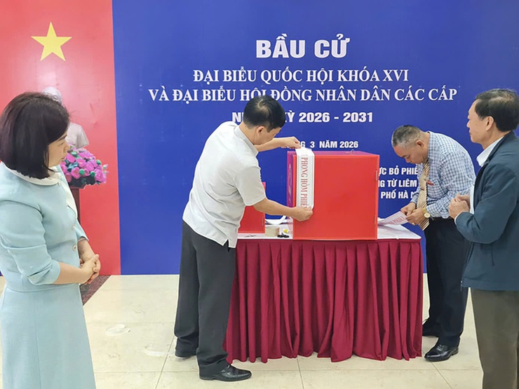 Trực tiếp: Không khí ngày hội toàn dân đi bỏ phiếu tại các điểm bầu cử trên địa bàn phường Từ Liêm- Ảnh 7.