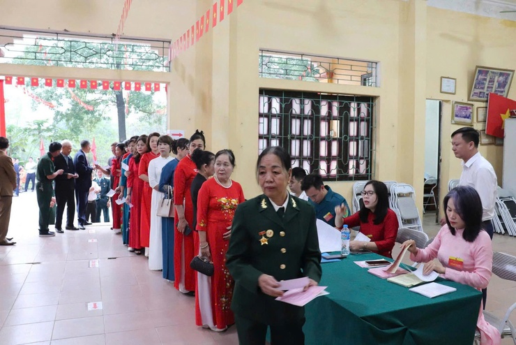 Phụ nữ Phú Nghĩa duyên dáng, rạng rỡ sắc màu cùng tà áo dài trong Ngày hội non sông- Ảnh 10.