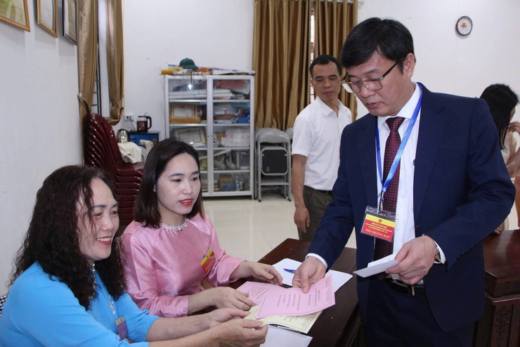 Phụ nữ Phú Nghĩa duyên dáng, rạng rỡ sắc màu cùng tà áo dài trong Ngày hội non sông- Ảnh 12.