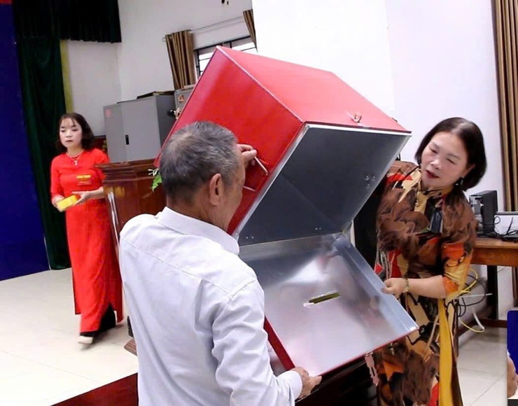 Phụ nữ Phú Nghĩa duyên dáng, rạng rỡ sắc màu cùng tà áo dài trong Ngày hội non sông- Ảnh 9.