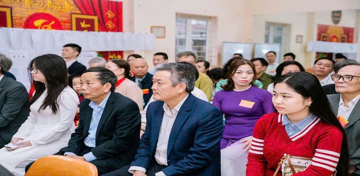 Phường Đông Ngạc tổ chức thành công cuộc bầu cử đại biểu Quốc hội khóa XVI và đại biểu HĐND các cấp nhiệm kỳ 2026 – 2031; Thực sự là ngày hội của toàn dân- Ảnh 4.