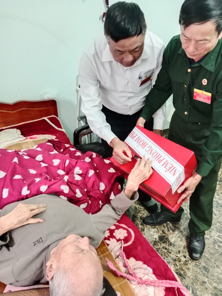 Gần 100% cử tri xã Hương Sơn hoàn thành thực hiện quyền và nghĩa vụ công dân- Ảnh 5.