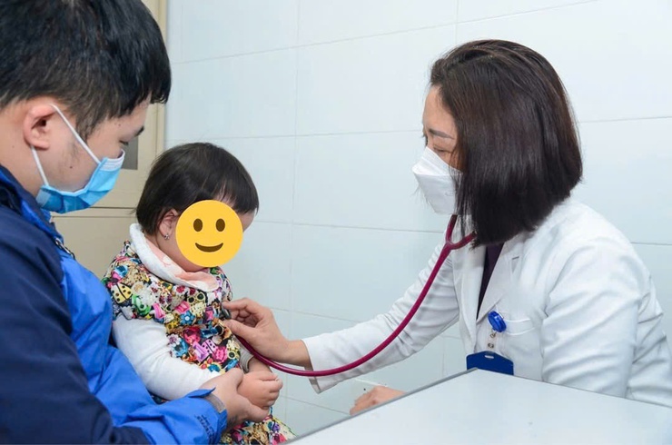 Bệnh viện đa khoa Hòe Nhai khuyến cáo chủ động phòng ngừa một số bệnh trẻ em thường gặp trong thời tiết giao mùa xuân - hè- Ảnh 1.