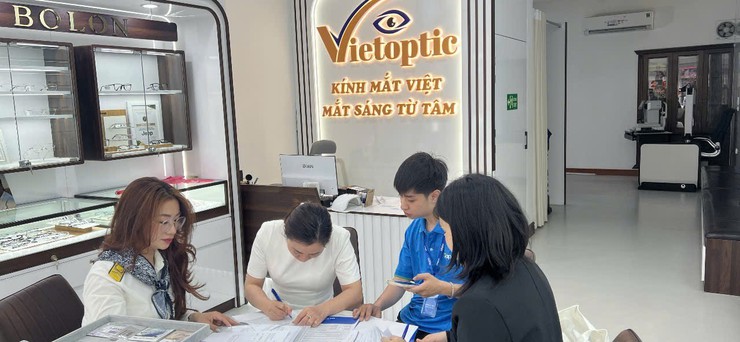 Ra quân phát động chương trình “Tháng cao điểm đồng hành, hỗ trợ hộ, cá nhân kinh doanh” - Ảnh 2.