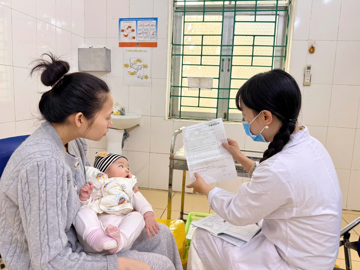 PHÒNG TIÊM VẮC XIN DỊCH VỤ – TRẠM Y TẾ XÃ TÂY PHƯƠNG: LỰA CHỌN AN TOÀN NGAY TẠI ĐỊA PHƯƠNG- Ảnh 2.