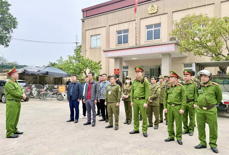Công an xã Đại Thanh đảm bảo công tác ứng trực 24/7 tại 31 khu vực bỏ phiếu trước và trong ngày bầu cử.- Ảnh 9.