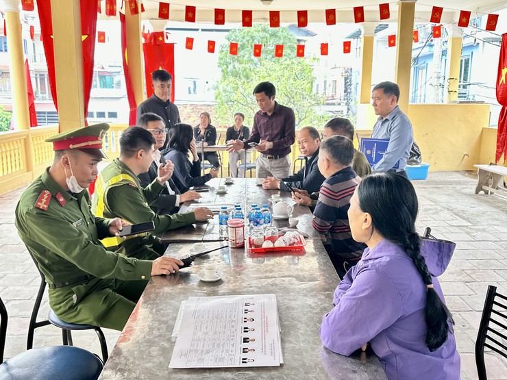 Công an xã Đại Thanh đảm bảo công tác ứng trực 24/7 tại 31 khu vực bỏ phiếu trước và trong ngày bầu cử.- Ảnh 8.