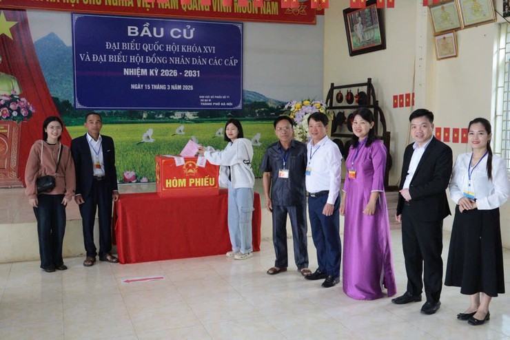 Xã Ba Vì rộn ràng khai mạc bầu cử Đại biểu Quốc hội khóa XVI và Đại biểu HĐND các cấp nhiệm kỳ 2026–2031- Ảnh 7.