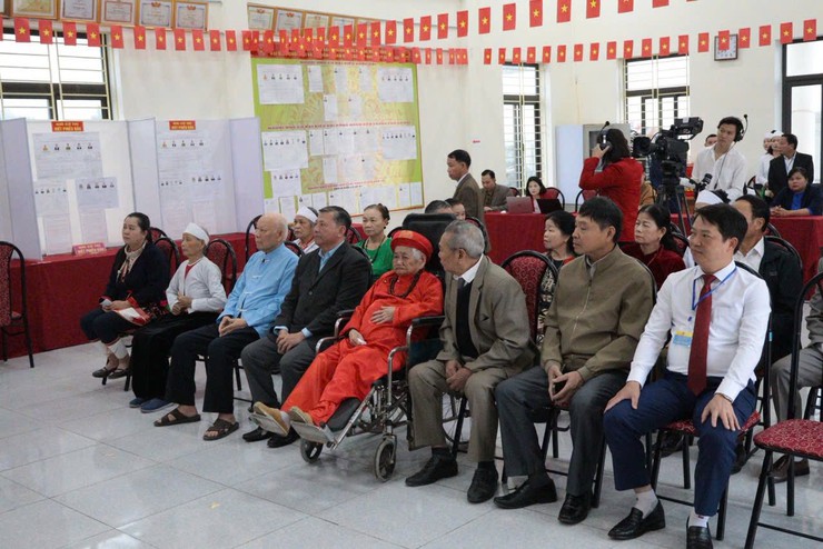 Xã Ba Vì rộn ràng khai mạc bầu cử Đại biểu Quốc hội khóa XVI và Đại biểu HĐND các cấp nhiệm kỳ 2026–2031- Ảnh 5.