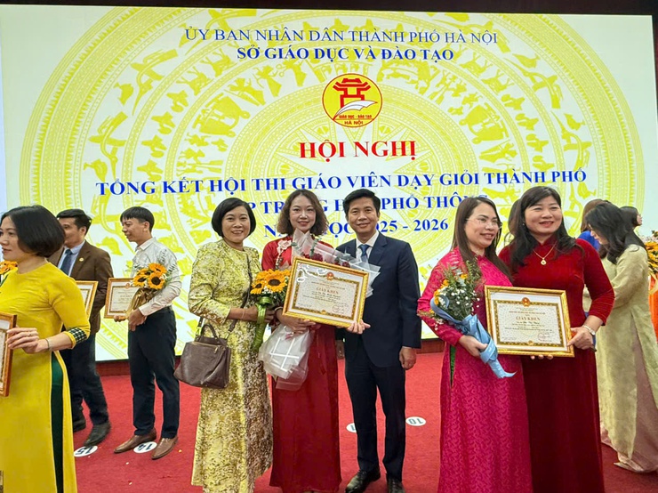 Niềm tự hào của trường THPT Đỗ Mười: Cô Vũ Thị Minh Nguyệt đạt giải nhì giáo viên dạy giỏi cấp Thành phố- Ảnh 2.