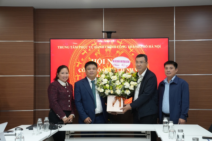 Trung tâm Phục vụ hành chính công Hà Nội công bố quyết định về công tác cán bộ- Ảnh 5.