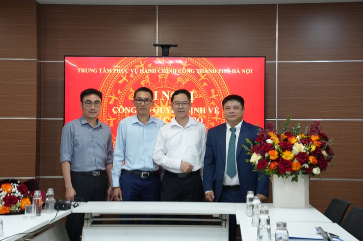 Trung tâm Phục vụ hành chính công Hà Nội công bố quyết định về công tác cán bộ- Ảnh 6.