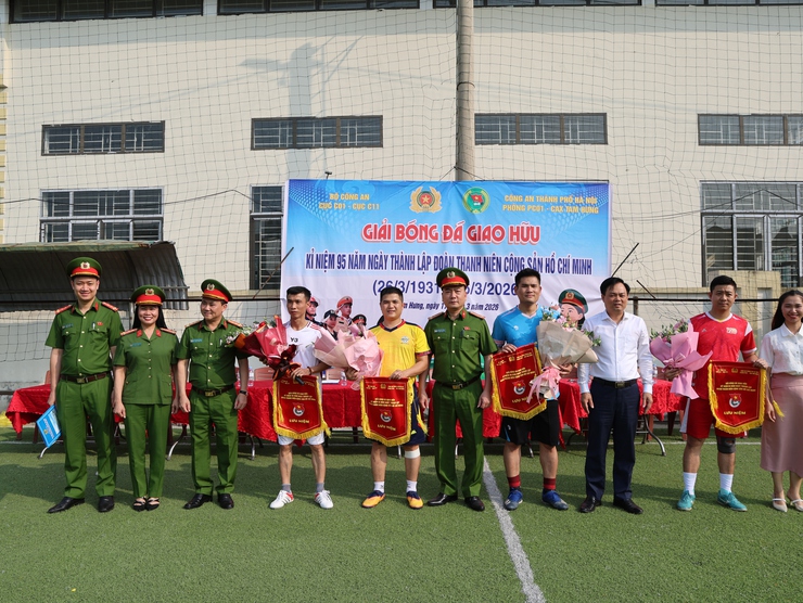 Sôi động giải bóng đá giao hữu lực lượng Công an: Lan tỏa bản lĩnh, kết nối sức mạnh vì nhân dân phục vụ
- Ảnh 6.