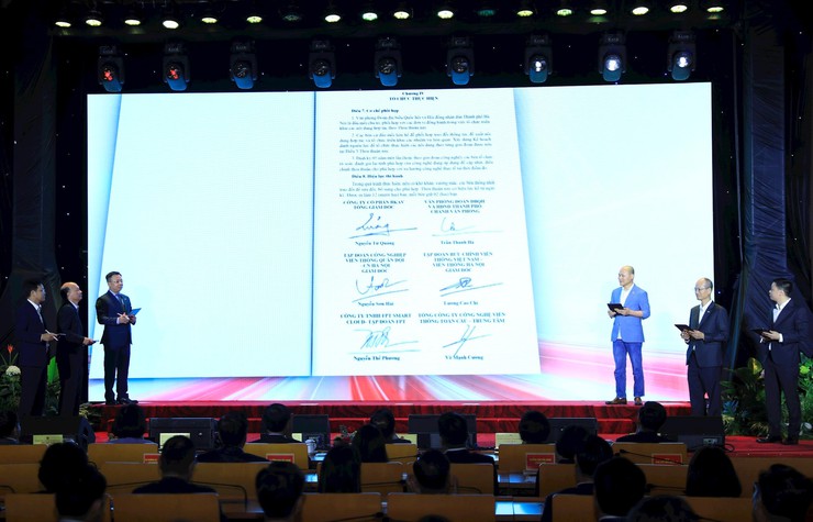 Hà Nội khai trương nền tảng điều hành tập trung "Một điểm đến của mọi nhiệm vụ"- Ảnh 4.