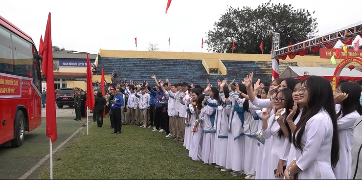 Thanh niên Minh Châu hăng hái lên đường nhập ngũ năm 2026.- Ảnh 7.