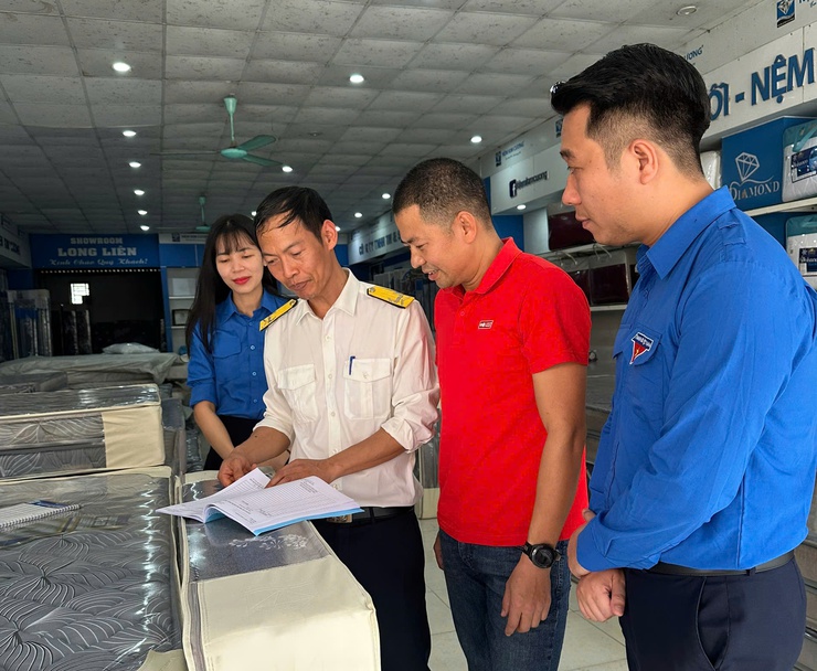 Lễ ra quân tháng cao điểm đồng hành, hỗ trợ hộ kinh doanh tuân thủ chính sách, pháp luật thuế trên địa bàn phường Chương Mỹ- Ảnh 3.