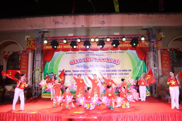 Sôi nổi đêm giao lưu văn nghệ “Phú Xuyên – Niềm tin ngày hội lớn”- Ảnh 3.