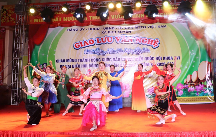 Sôi nổi đêm giao lưu văn nghệ “Phú Xuyên – Niềm tin ngày hội lớn”- Ảnh 5.