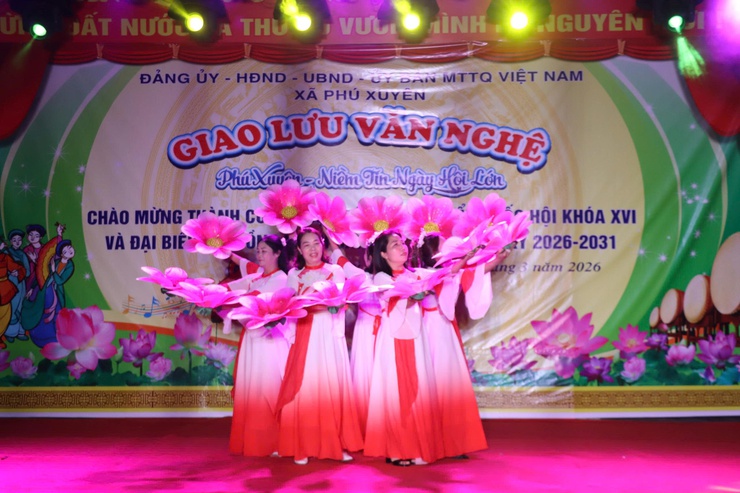 Sôi nổi đêm giao lưu văn nghệ “Phú Xuyên – Niềm tin ngày hội lớn”- Ảnh 8.