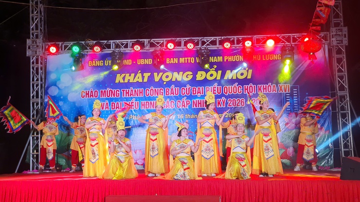 Sôi nổi chương trình văn nghệ “Khát vọng đổi mới” chào mừng thành công cuộc bầu cử- Ảnh 13.