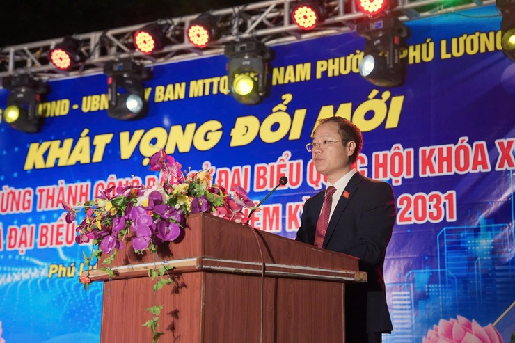 Sôi nổi chương trình văn nghệ “Khát vọng đổi mới” chào mừng thành công cuộc bầu cử- Ảnh 2.