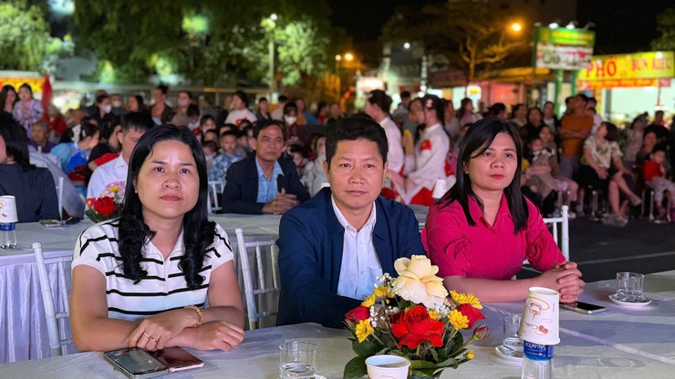 Chương trình văn nghệ chào mừng thành công bầu cử - Ảnh 6.