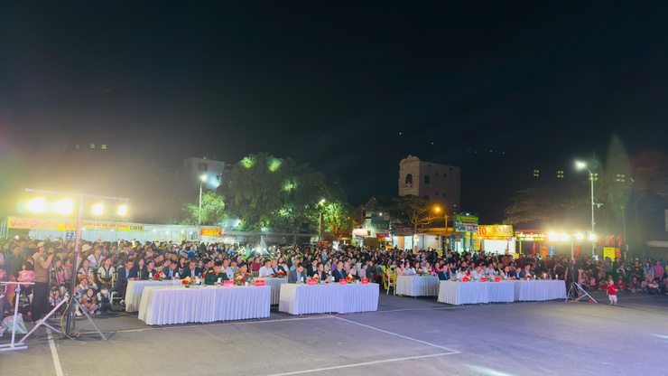 Chương trình văn nghệ chào mừng thành công bầu cử - Ảnh 3.