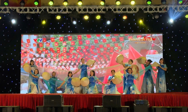 Chương trình văn nghệ chào mừng thành công bầu cử - Ảnh 10.