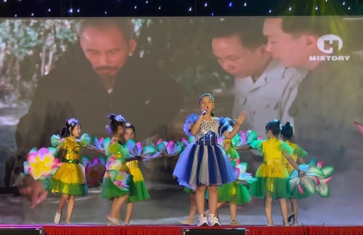 Chương trình văn nghệ chào mừng thành công bầu cử - Ảnh 15.