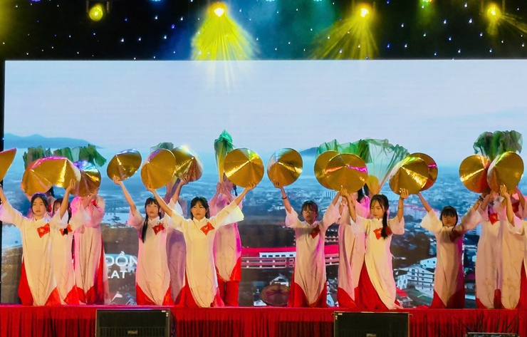 Chương trình văn nghệ chào mừng thành công bầu cử - Ảnh 17.