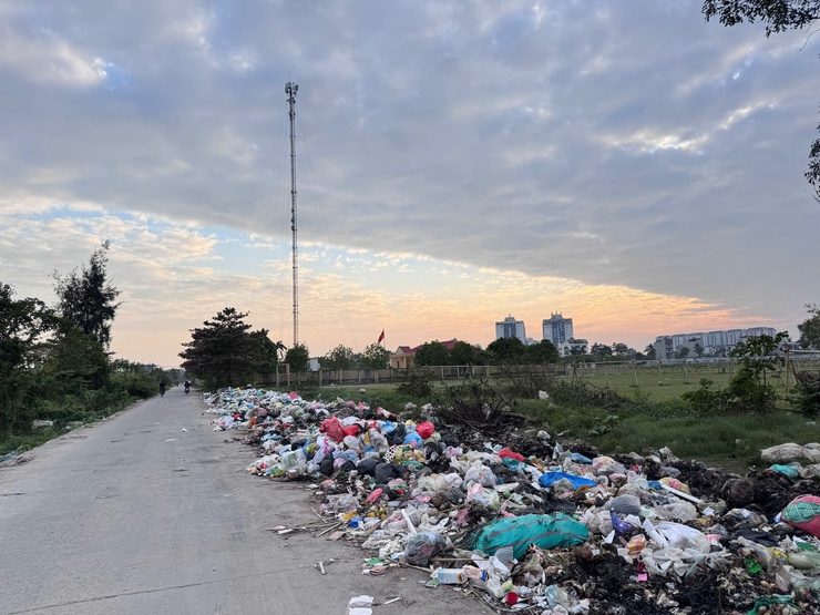 Xã Bình Minh kêu gọi người dân không xả và đốt rác thải bừa bãi, chung tay bảo vệ môi trường xanh- Ảnh 1.