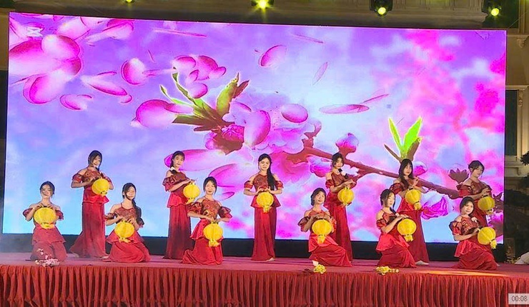 Đặc sắc Chương trình văn nghệ chào mừng thành công bầu cử tại trụ sở xã Phúc Thọ- Ảnh 5.