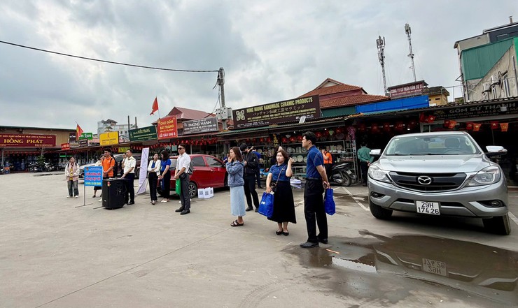 Thuế cơ sở 12 Thành phố Hà Nội tăng cường tuyên truyền chính sách thuế theo Nghị định 68/2026/NĐ-CP- Ảnh 1.