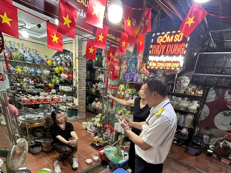 Thuế cơ sở 12 Thành phố Hà Nội tăng cường tuyên truyền chính sách thuế theo Nghị định 68/2026/NĐ-CP- Ảnh 2.