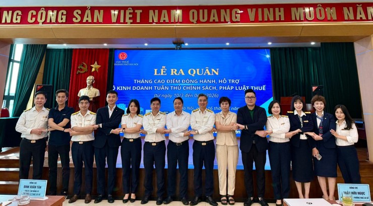 Thuế cơ sở 11 TP Hà Nội hưởng ứng Lễ ra quân “Tháng cao điểm đồng hành, hỗ trợ hộ kinh doanh, cá nhân kinh doanh tuân thủ pháp luật Thuế” trên địa bàn 4 phường Bồ Đề, Long Biên, Phúc Lợi, Việt Hưng- Ảnh 1.