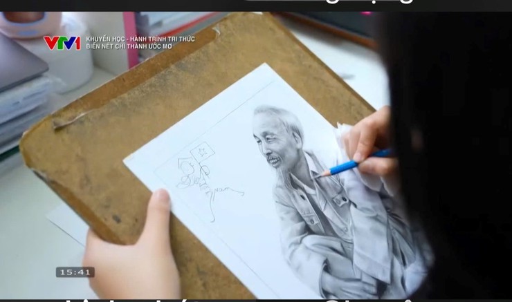 Học sinh Lê Phạm Yến Trang – Lớp 7A3 Trường THCS Việt Nam – Angieri tỏa sáng với tài năng hội họa truyền thần- Ảnh 3.