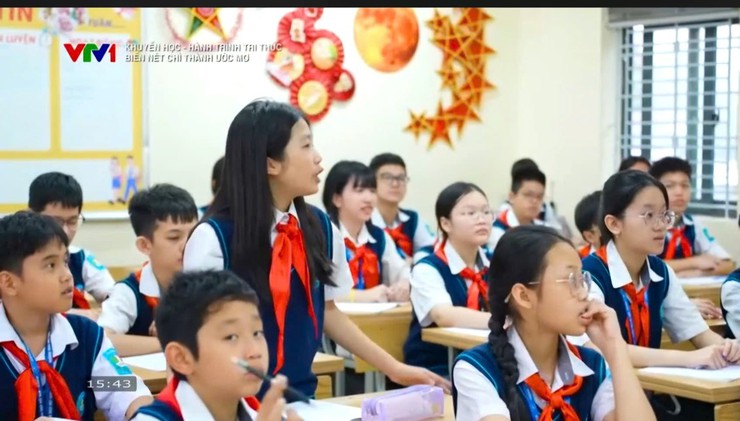 Học sinh Lê Phạm Yến Trang – Lớp 7A3 Trường THCS Việt Nam – Angieri tỏa sáng với tài năng hội họa truyền thần- Ảnh 13.