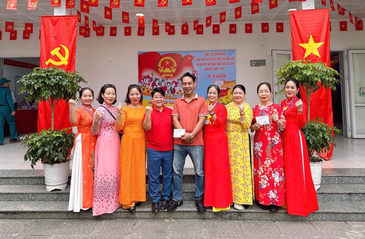 Khu vực đầu tiên trên địa bàn phường Phúc Lợi có 100% cử tri đã thực hiện quyền bầu cử- Ảnh 3.