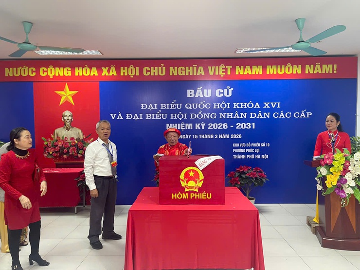 Khu vực đầu tiên trên địa bàn phường Phúc Lợi có 100% cử tri đã thực hiện quyền bầu cử- Ảnh 2.