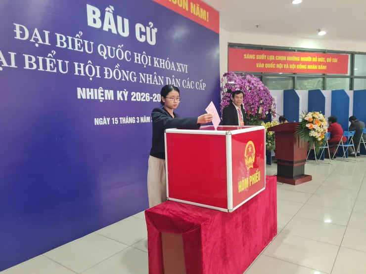 Tuổi trẻ Xuân Đỉnh tự hào thực hiện quyền công dân trong ngày bầu cử- Ảnh 3.