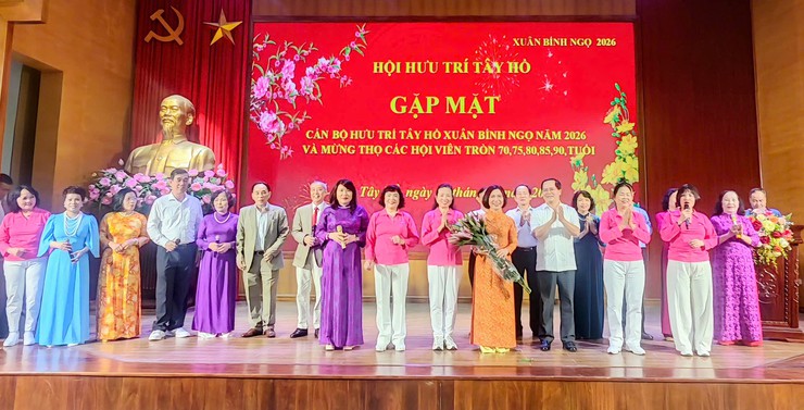 Phường Tây Hồ tổ chức gặp mặt cán bộ hưu trí năm 2026- Ảnh 10.