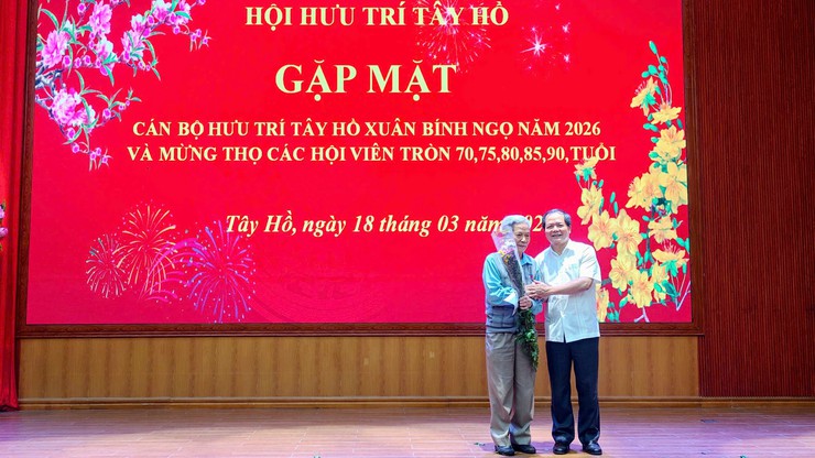 Phường Tây Hồ tổ chức gặp mặt cán bộ hưu trí năm 2026- Ảnh 5.