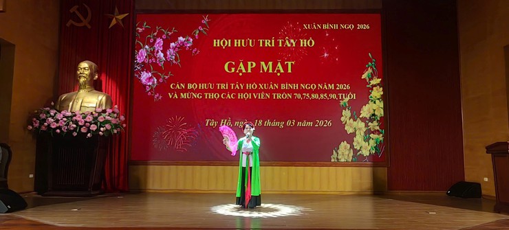 Phường Tây Hồ tổ chức gặp mặt cán bộ hưu trí năm 2026- Ảnh 8.