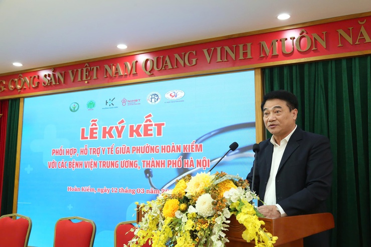 UBND phường Hoàn Kiếm ký kết chương trình hỗ trợ y tế với các bệnh viện Trung ương và thành phố- Ảnh 6.