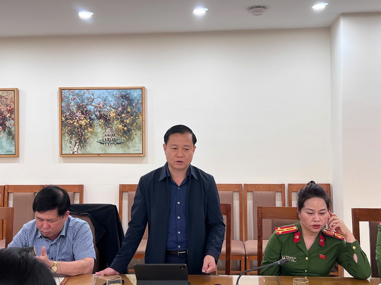 UBND phường Hoàn Kiếm đón đoàn khảo sát của Thành phố xây dựng mô hình điểm tuyến phố kiểm soát an toàn thực phẩm- Ảnh 1.